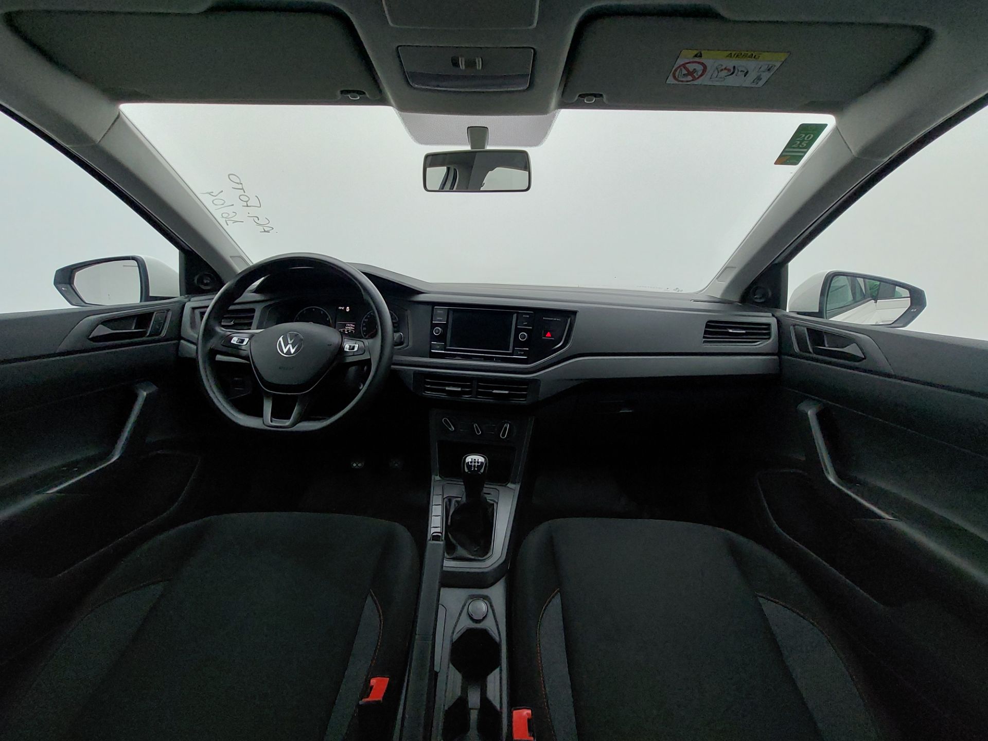 VOLKSWAGEN POLO 1.0 - Vista 5